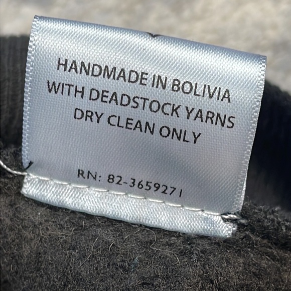 New Rentrayage Logo Graphic Ruffle Sweatshirt In Blue and Black 3/4 Sleeve Sz M - Picture 12 of 14